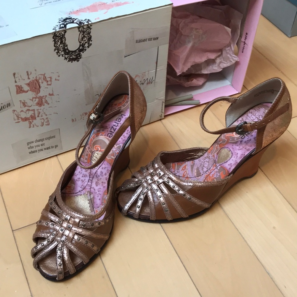 Beautiful antique gold wedges